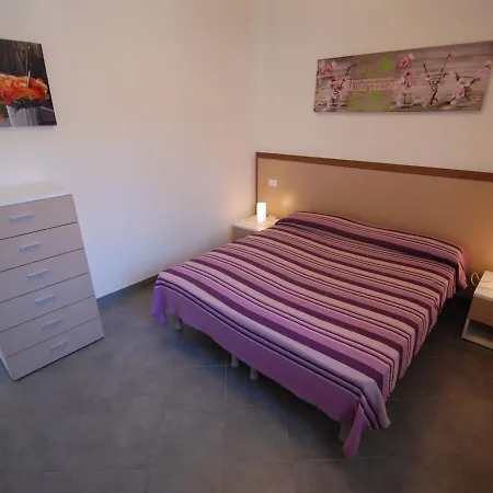 Locazione Turistica Susanna.3 * リニャーノ・サッビアドーロ